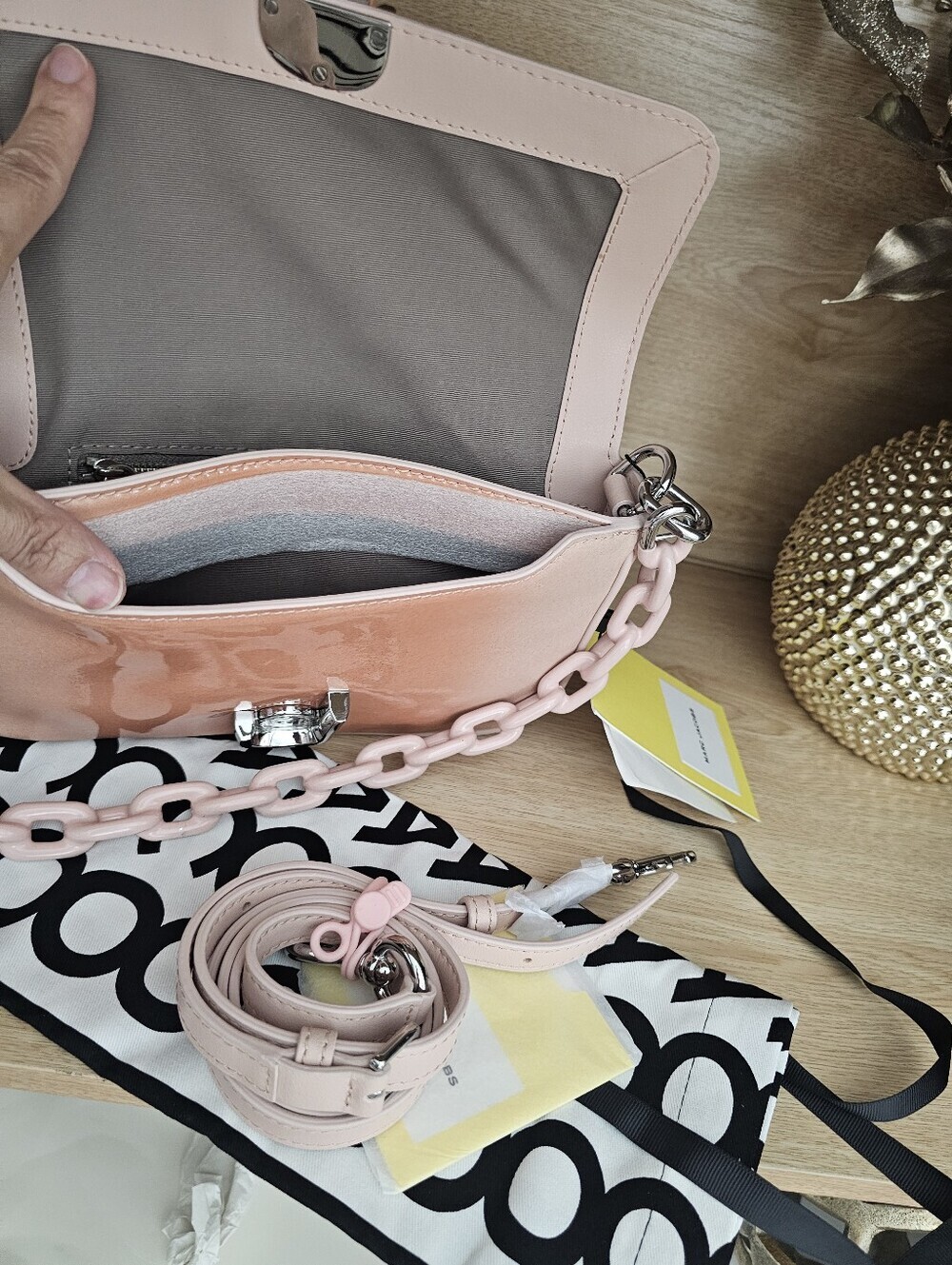 Marc Jacobs The leather shoulder Bag. - Picture 15 of 16